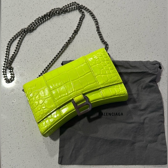 Balenciaga neon green crocodile wallet on a chain - Picture 3 of 5